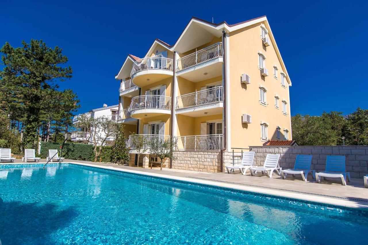 Apartments With A Swimming Pool Jadranovo, Crikvenica - 3238 Bagian luar foto