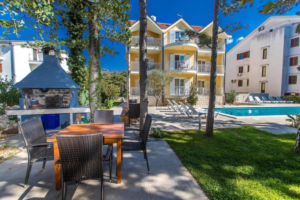 Apartments With A Swimming Pool Jadranovo, Crikvenica - 3238 Bagian luar foto